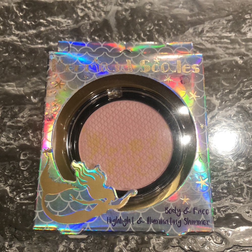 Body & Face Highlight & Illuminating Shimmer